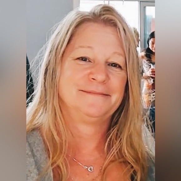 Meet your Posher, Chrissy - Picture 1 of 1